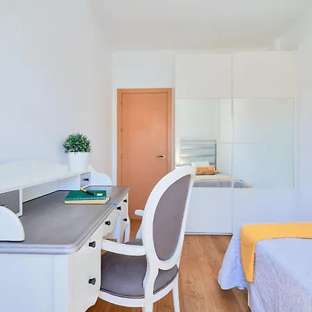 Penthouse Near And Town Also Monthly Hire And Long Term Car Available Σπίτι διακοπών *