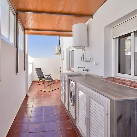 Penthouse Near And Town Also Monthly Hire And Long Term Car Available Σπίτι διακοπών *