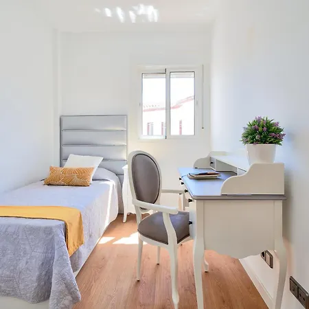 Σπίτι διακοπών Penthouse Near And Town Also Monthly Hire And Long Term Car Available *