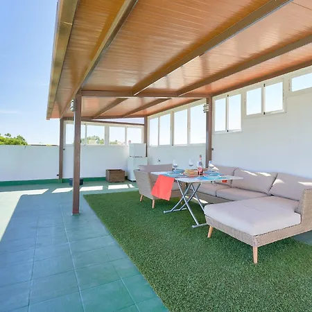 Penthouse Near And Town Also Monthly Hire And Long Term Car Available Σπίτι διακοπών