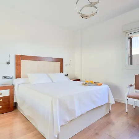 Penthouse Near And Town Also Monthly Hire And Long Term Car Available * Málaga